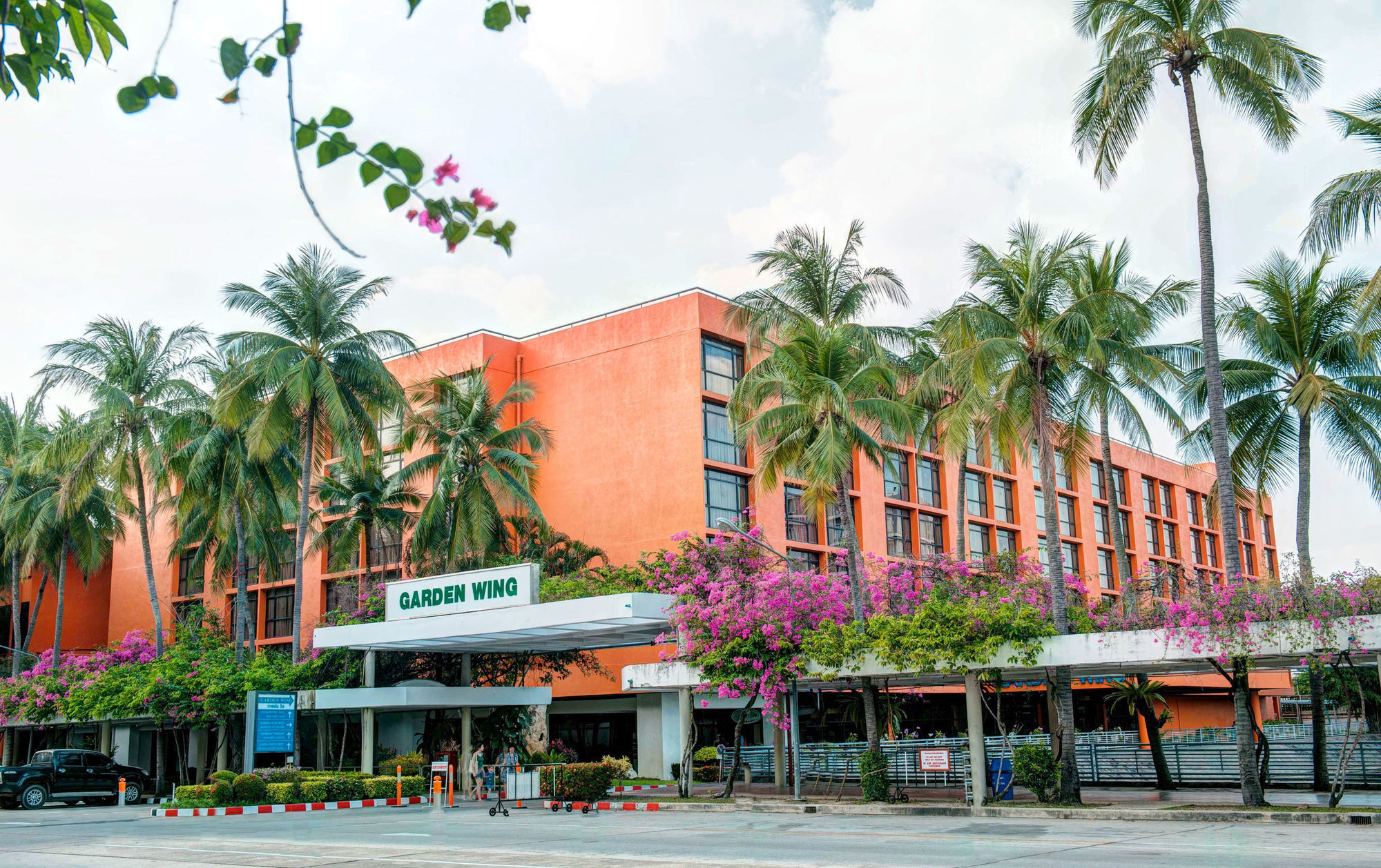 Ambassador City Jomtien Garden Wing สัตหีบ ภายนอก รูปภาพ