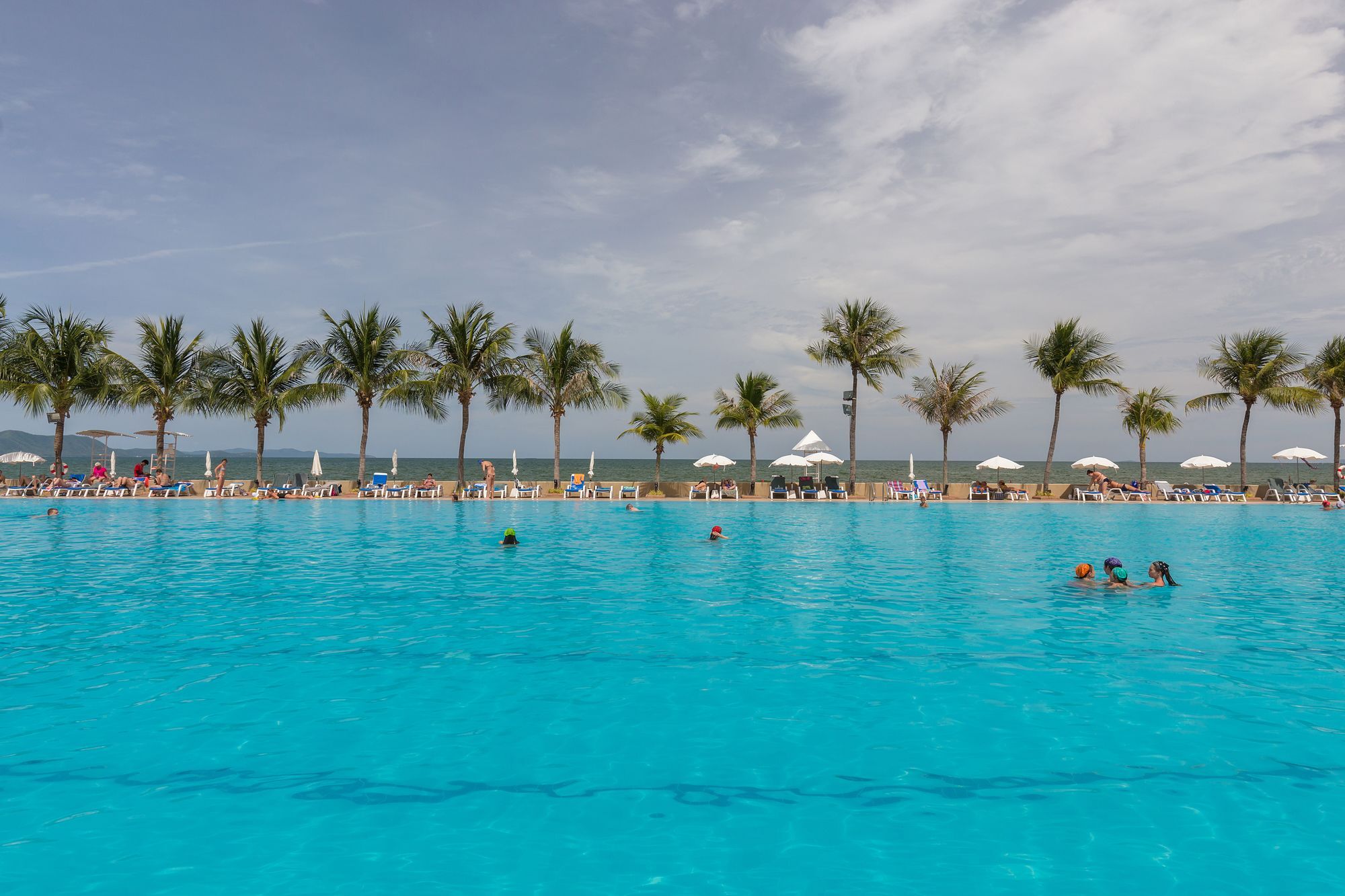 Ambassador City Jomtien Garden Wing สัตหีบ ภายนอก รูปภาพ
