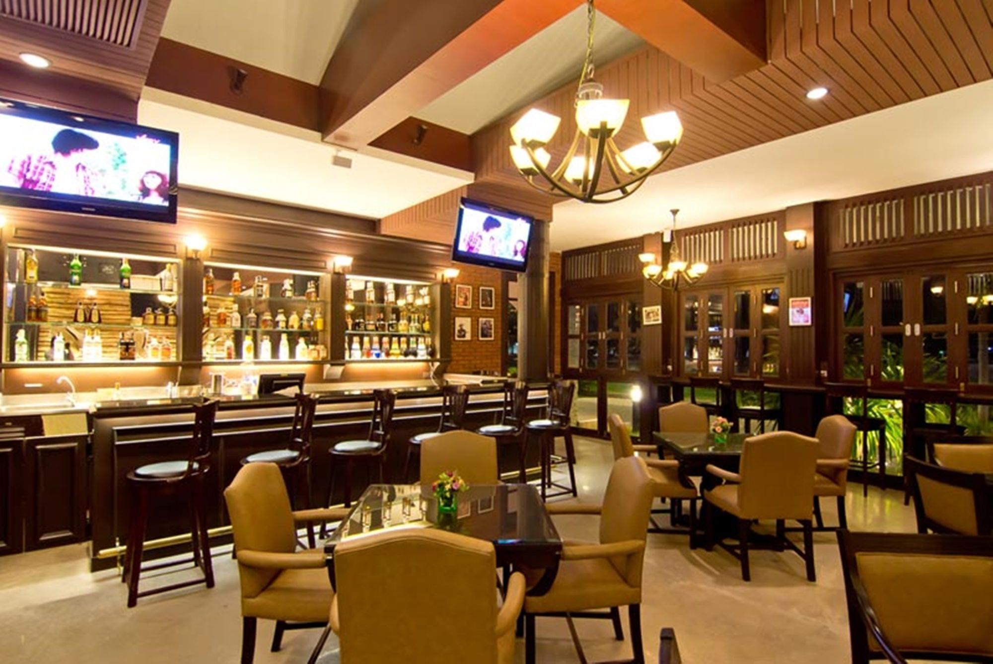Ambassador City Jomtien Garden Wing สัตหีบ ภายนอก รูปภาพ