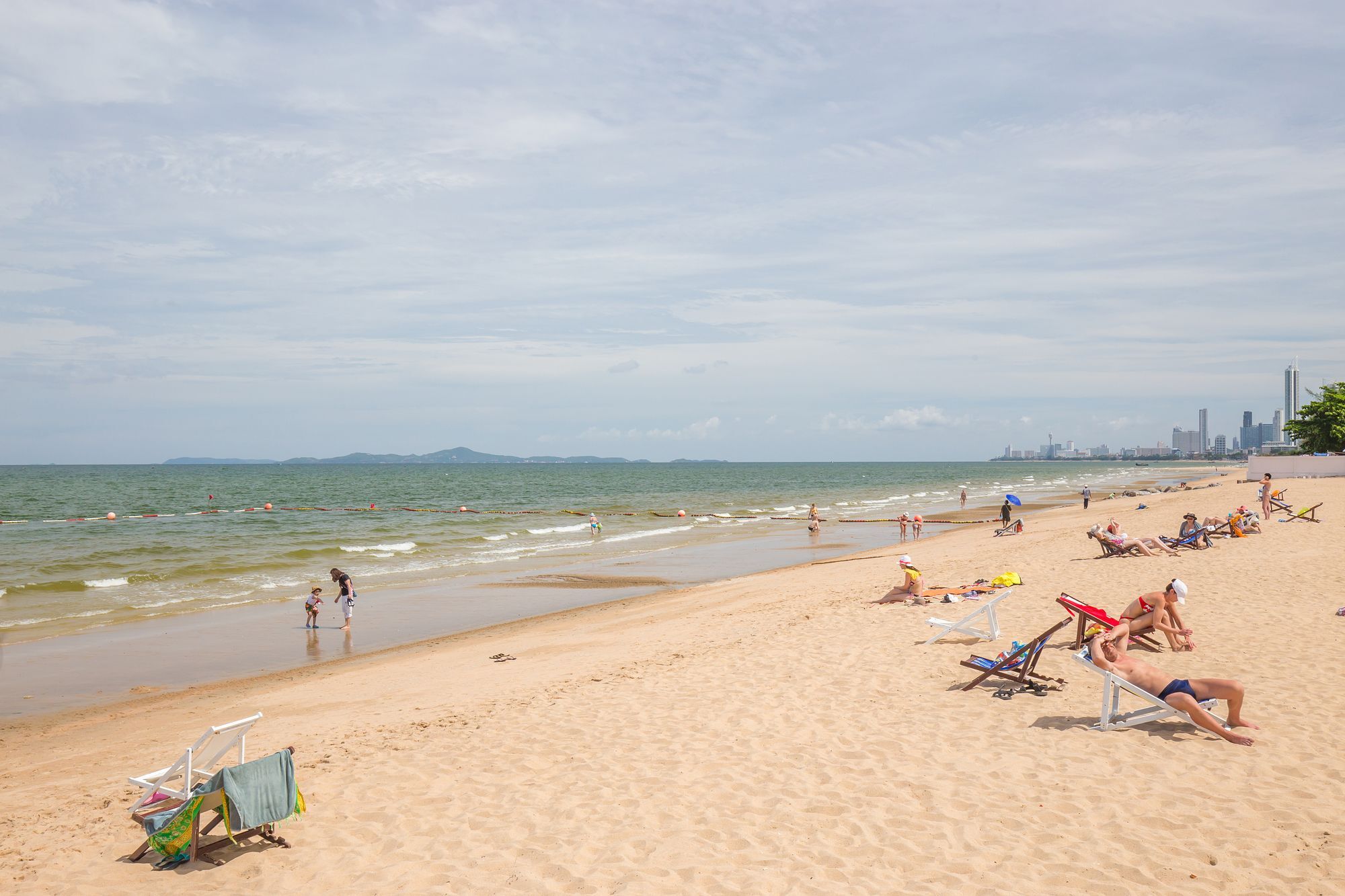 Ambassador City Jomtien Garden Wing สัตหีบ ภายนอก รูปภาพ